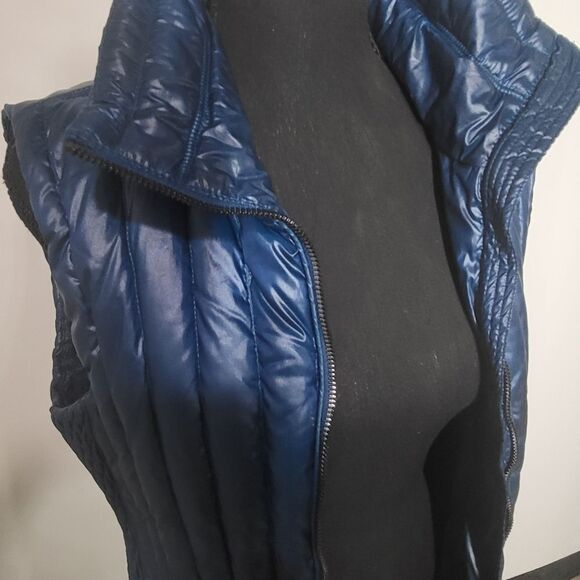 Calvin Klein Women's Blue Quilted Vest - Picture 13 of 14